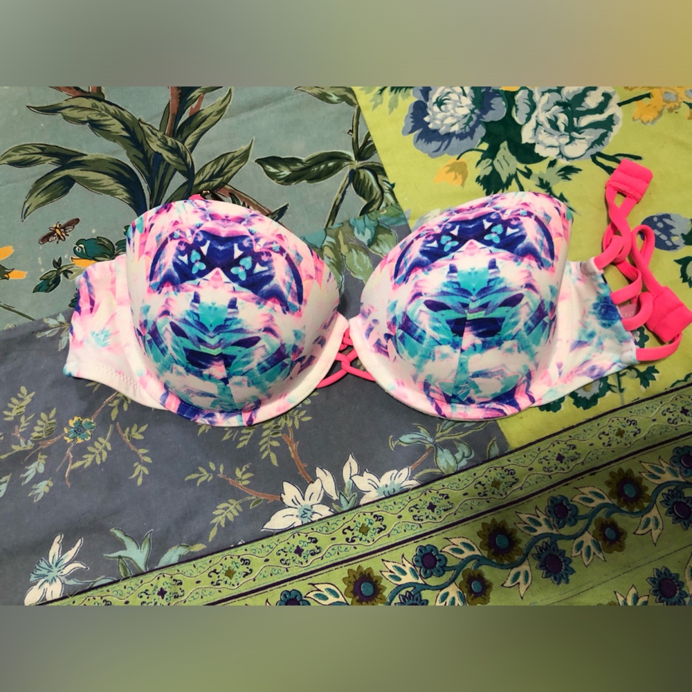 Victoria’s Secret bikini swim top 36C